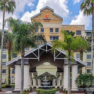 Comfort Suites Maingate East